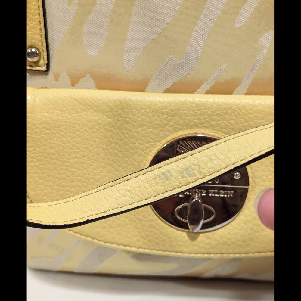 Beautiful ANNE KLEIN Yellow & White Zebra Print Fabric Large Tote w/Brown Lining - Picture 3 of 5